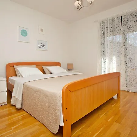 Roses Stobrec Apartment