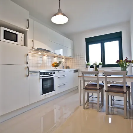 Apartment Roses Stobrec *