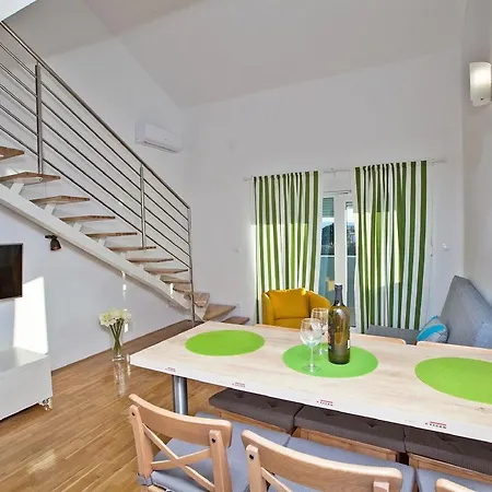Roses Stobrec Apartment Split